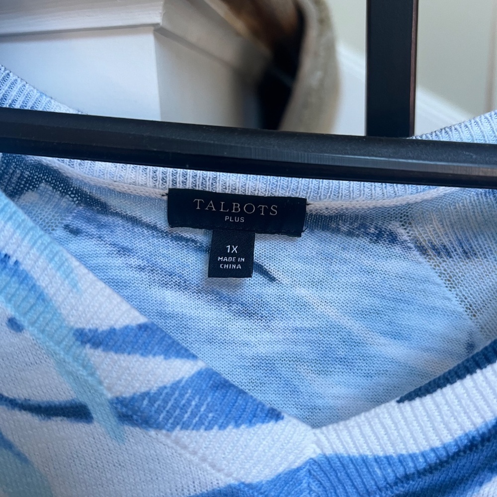 Talbots V-Neck Pullover Blue and White Watercolor Leaves Women's size 1X - Picture 2 of 6